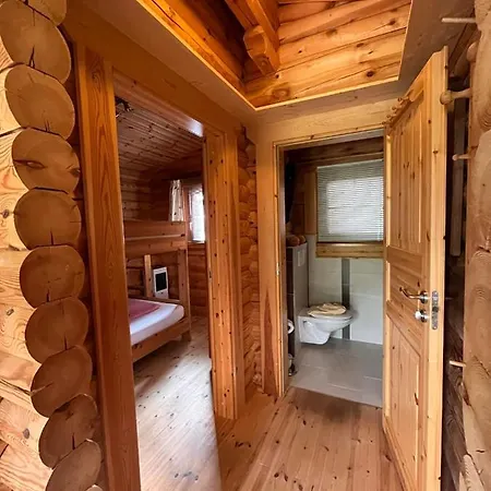 Chalet Harrys Blockhuette *